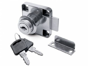 Замок мебельный № 138-М (40х40мм) 2пластик. ключа